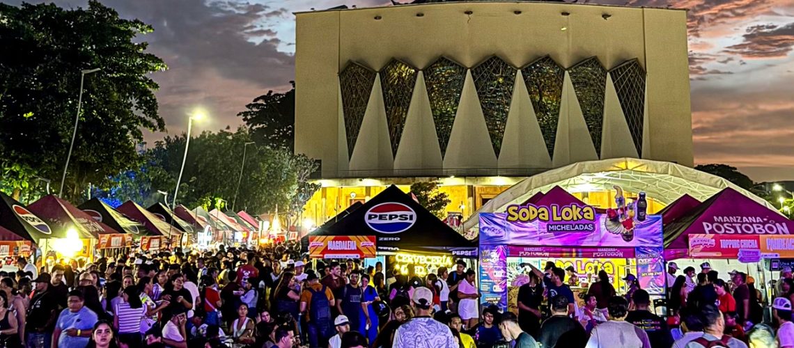 Festival salchipapa Plaza de la Paz (2)