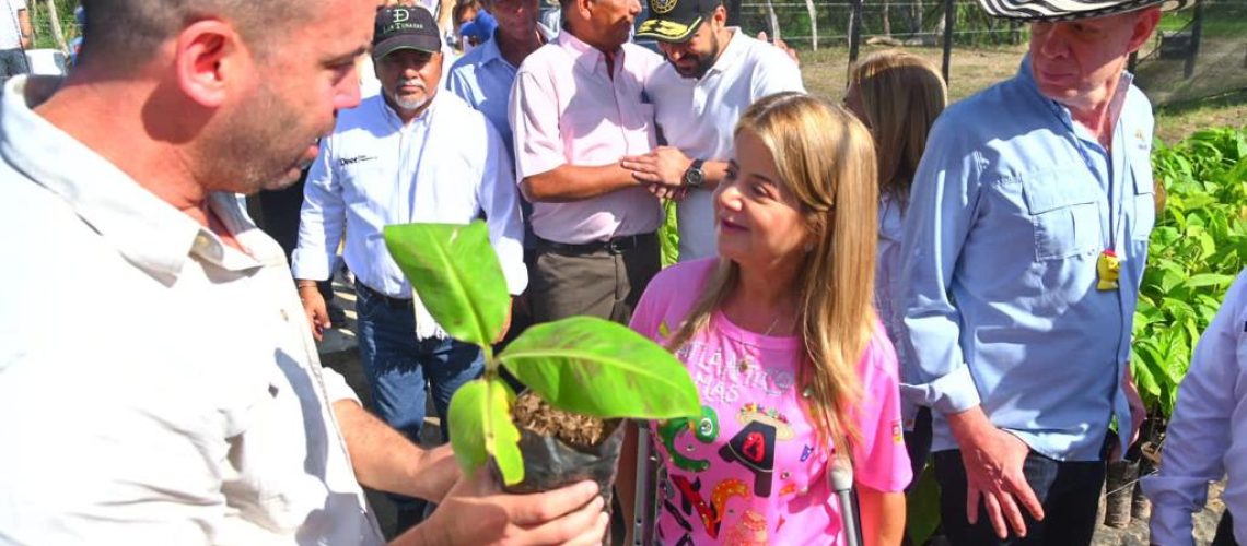 Gobernación Creditos Suan y Santa Lucía 1