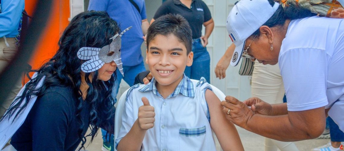 Gobernación vacuna contra el dengue (3)