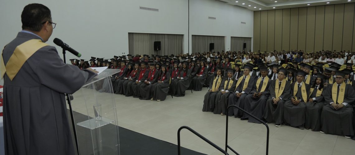 Graduación de especialistas en la UPCA (1)