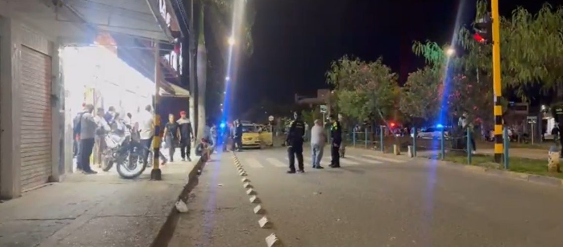 Granada contra patrulla de la Policía en Cali
