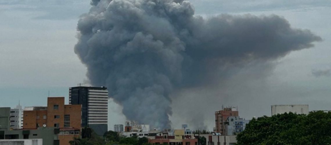 Humo Barranquilla quema isla Salamanca