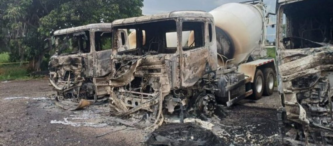 máquinas y vehículos quemados por el ELN en Cesar