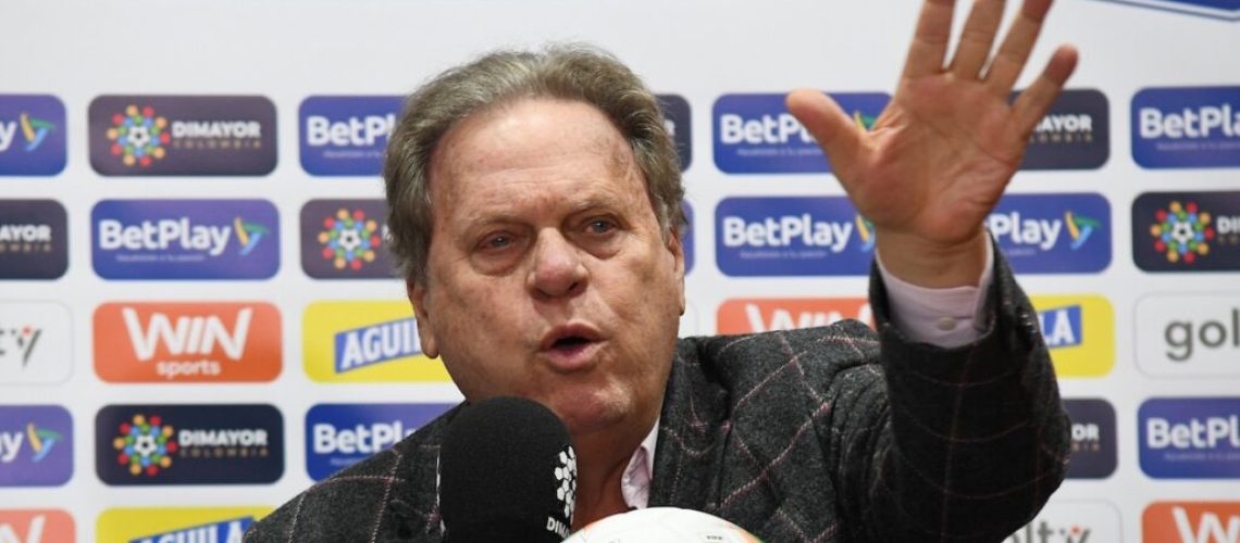 BOGOTÁ - COLOMBIA, 21-05-2025: Ramón Jesurún ,presidente de La Federación Colombiana de Fútbol durante la Conferencia de Prensa Oficial para la presentación del nuevo sistema de competencia de la Copa BetPlay DIMAYOR 2025 y otros temas del fútbol nacional..Sede Deportiva FCF.  / Ramon Jesurun president of the Colombian Football Federation during Official Press Conference for the presentation of the new competition system for the BetPlay DIMAYOR 2025 Cup.FCF Sports Building / Photos: VizzorImage / Felipe Caicedo / Staff