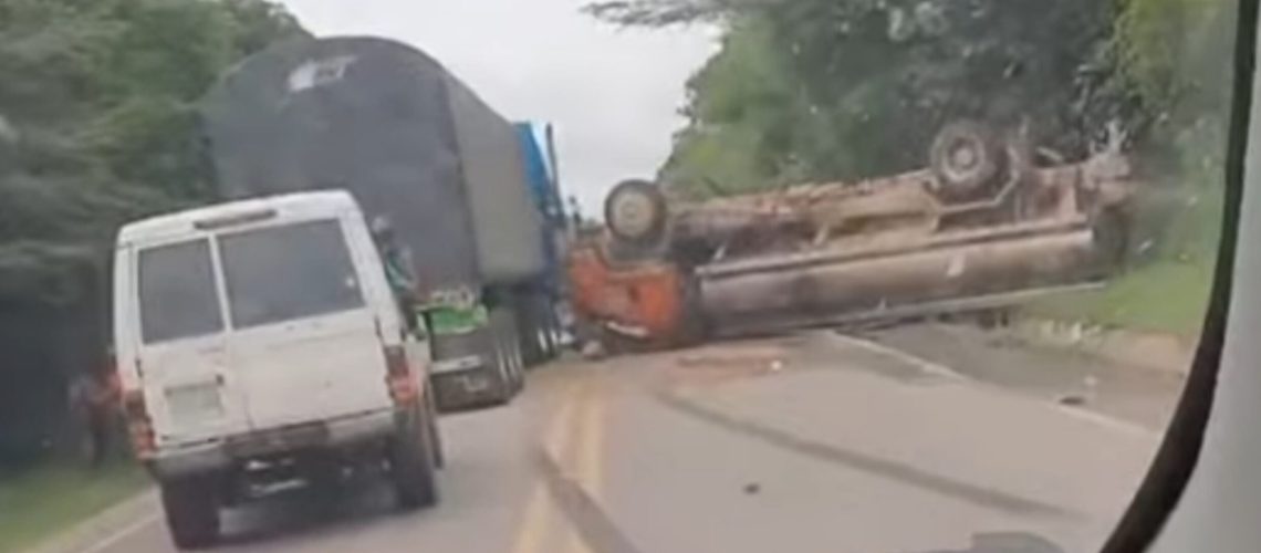 Carrotanque Defensa Civil accidentado La Guajira
