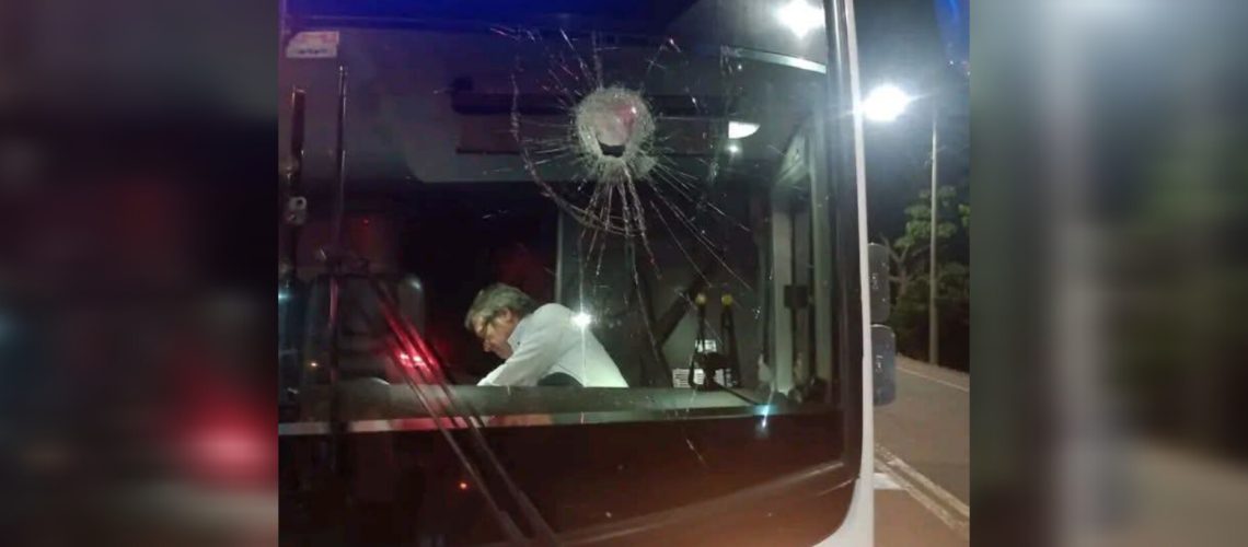 Bus atacado a piedras en Tamalameque