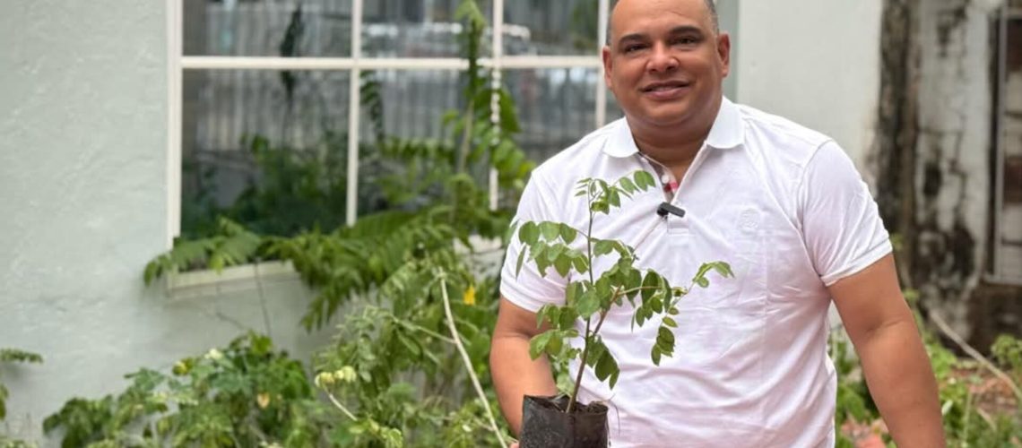 Entrega Árboles de la Esperanza en Galapa