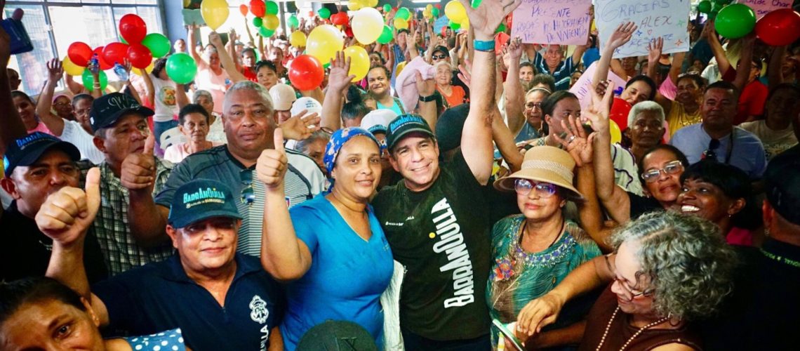 Alcalde Char entrega mejoramientos de vivienda