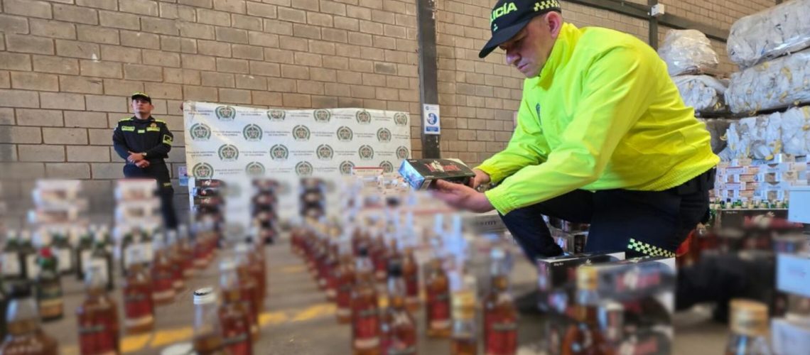 Incautación cigarrillos y licores de contrabando en el centro de Barranquilla