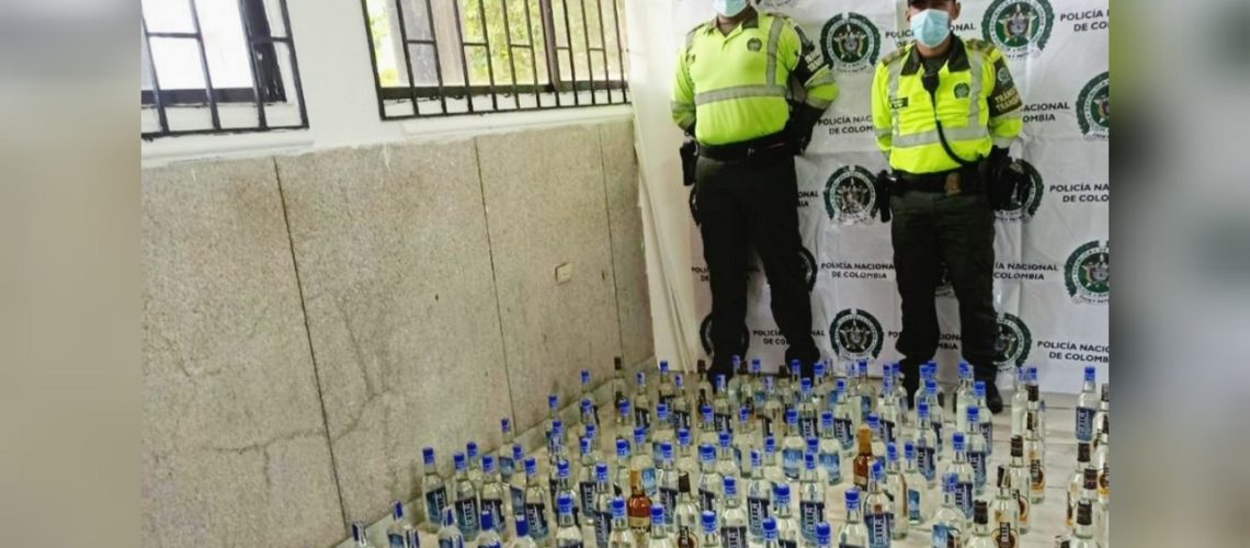 Incautan botellas de licor en Barranquillita (2)