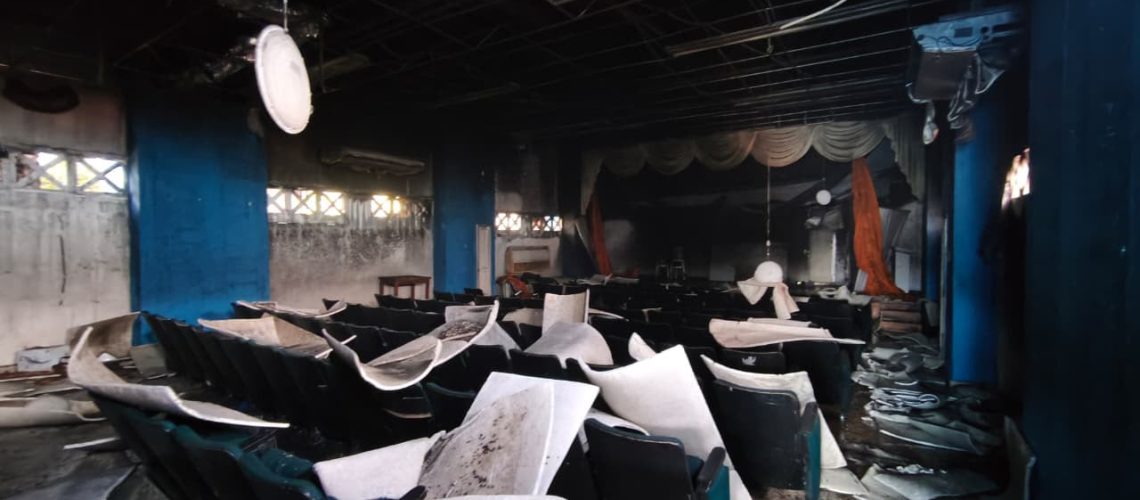 Incendio paraninfo del Dolores María Ucrós, en Soledad (2)