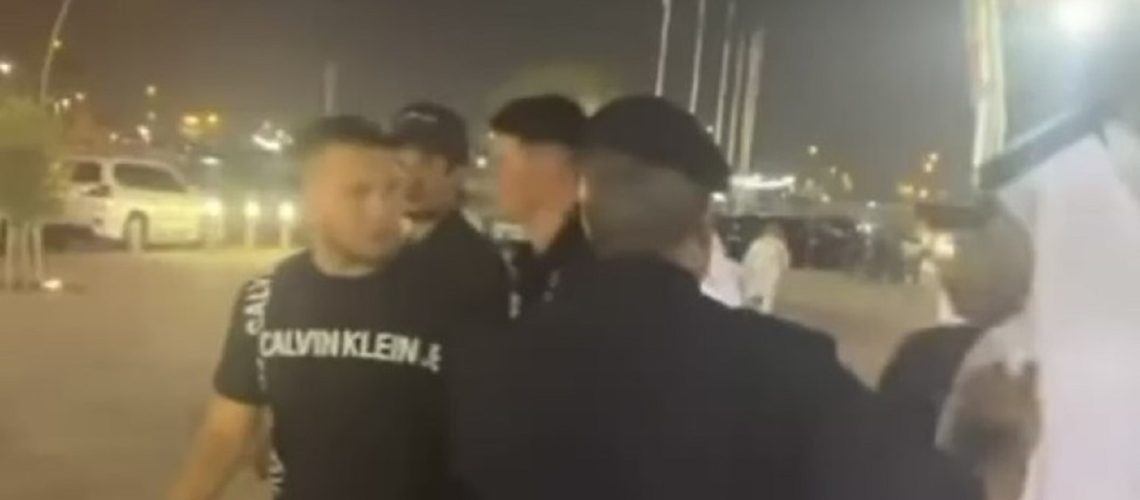 James Rodríguez salió escoltado