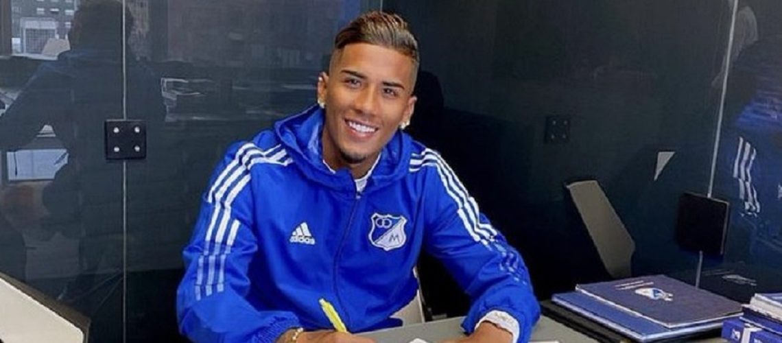 Juan David Firmando contrato con milonarios de bogotá