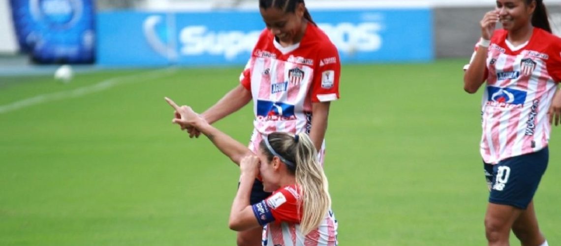 Junior Femenino celebración de gol