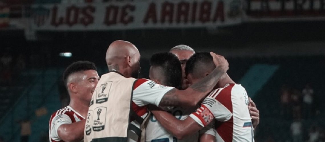 Junior celebra con Dios