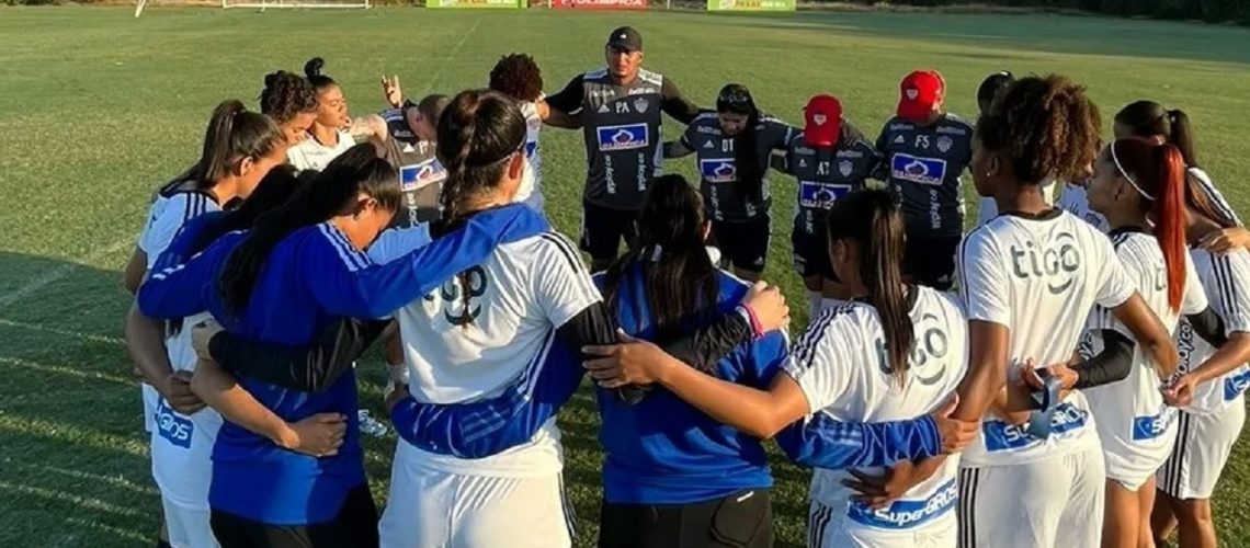 Junior femenino 2023 en entreno