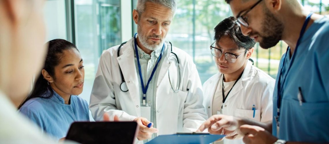 La ADRES giró más de $13.522 millones para 7.753 internos de medicina del país