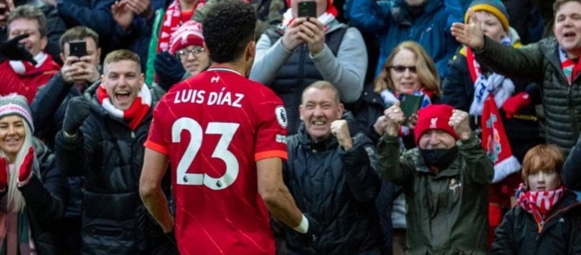 Luis Díaz y la gente de Liverpool