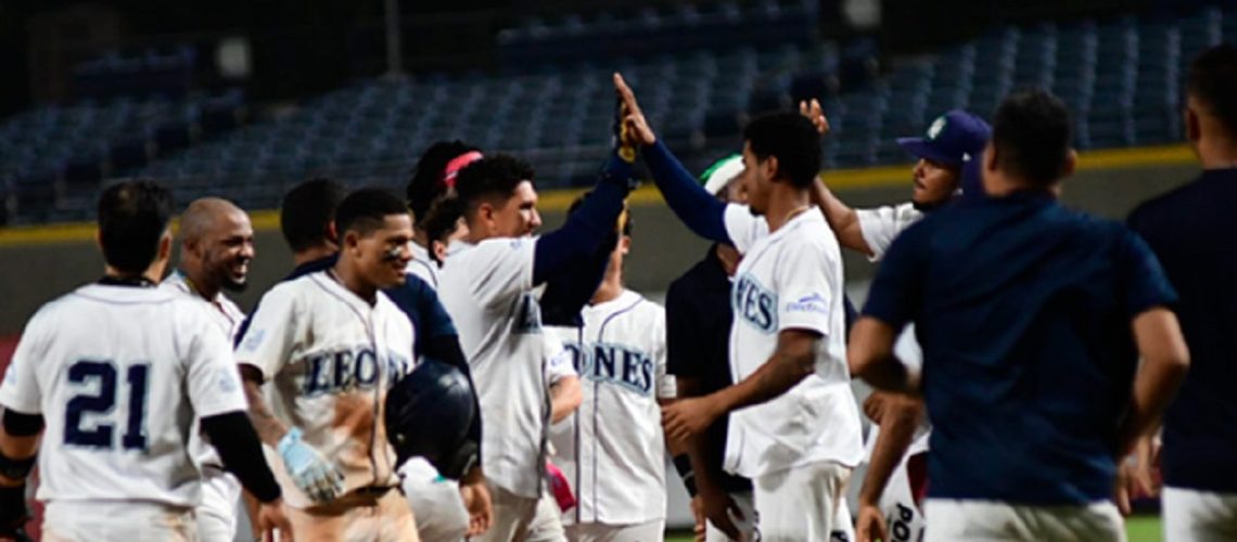 Manillas-al-campo-en-Barranquilla-Caimanes-Olimpica-4-x-Leones-5