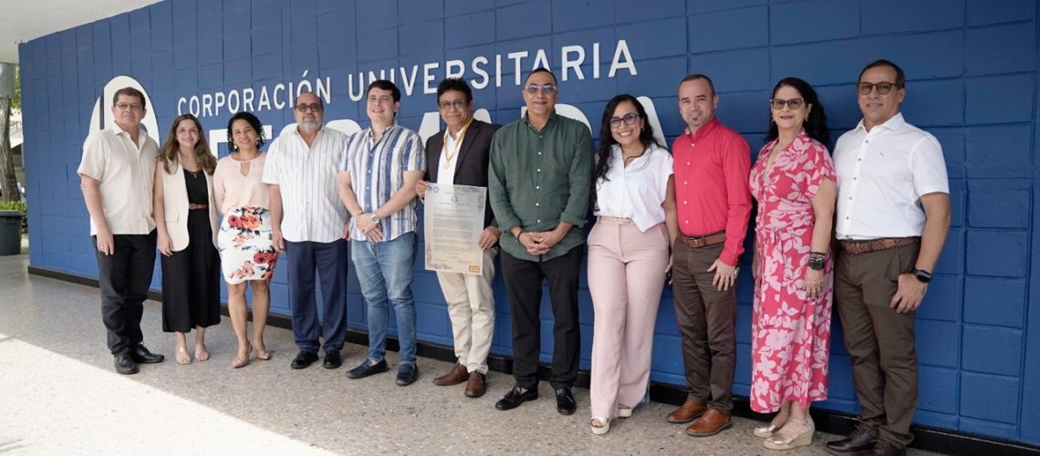 Medalla Barrancas de San Nicolás a la UniReformada