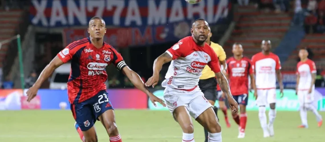Medellin-y-Santa-Fe-firmaron-el-empate-por-la-fecha-14-VizzorImage-1