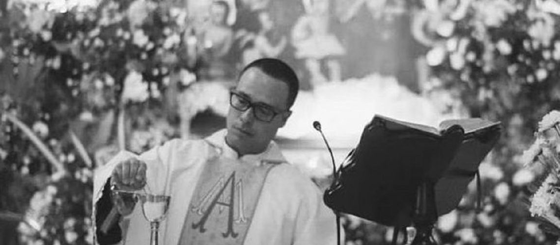 Muerte sacerdote en Medellín foto