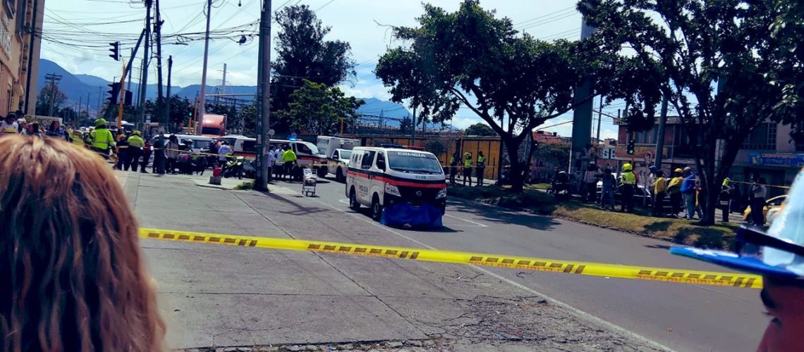 Mujer arrollada por patrulla de la Policía en Bogotá
