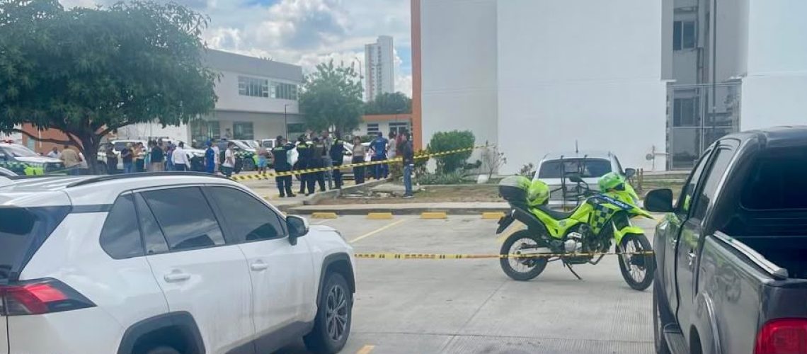 Mujer asesinada parqueadero Villa Campestre (3)