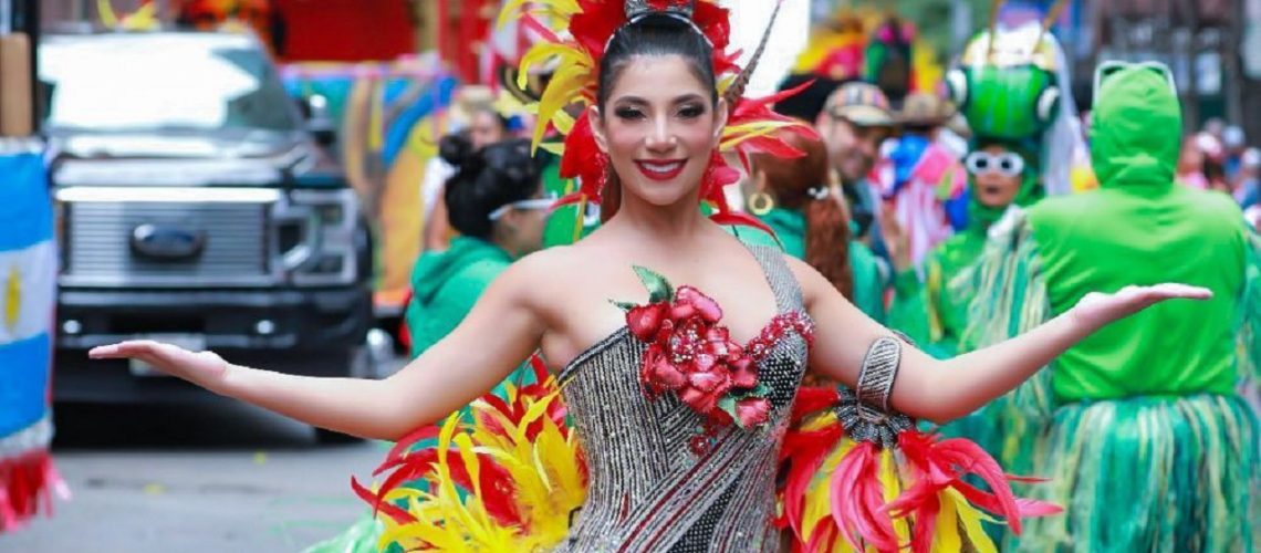 Natalya Ruiz Desfile Hispanidad (1)