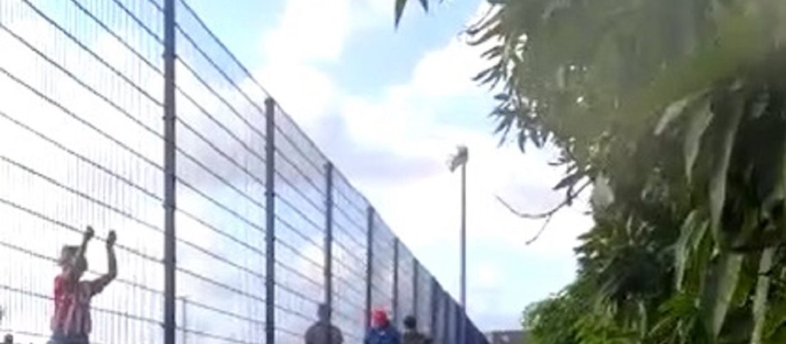 Niño pierde dedo en el Metro