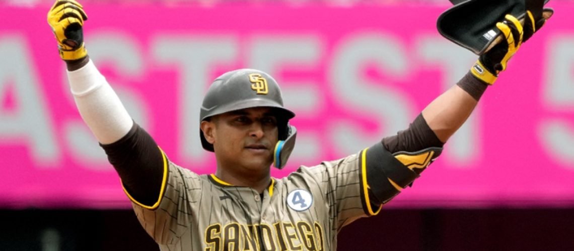 Padres-0-x-Rangers-7-Donovan-Solano-de-3-1