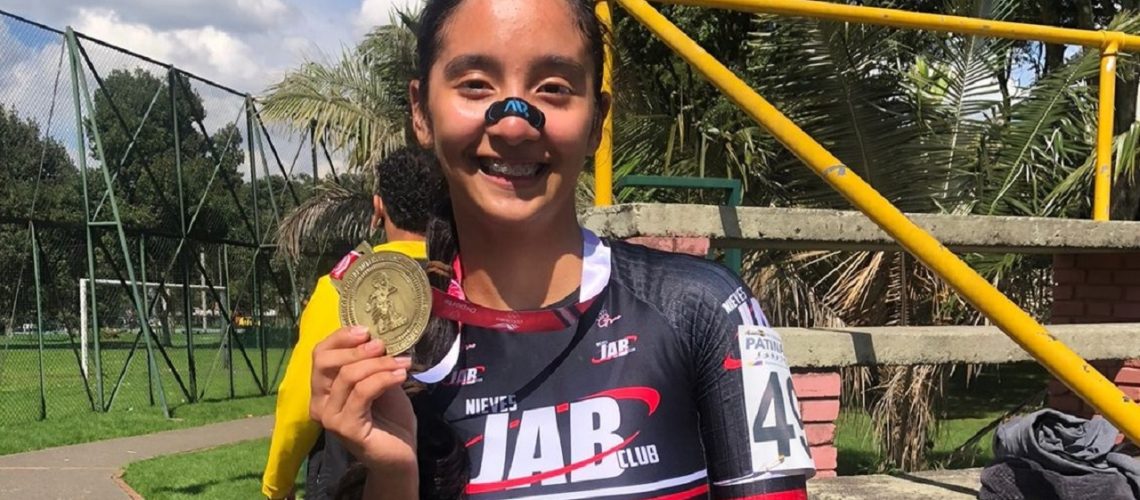 Patinadora quillera destacada