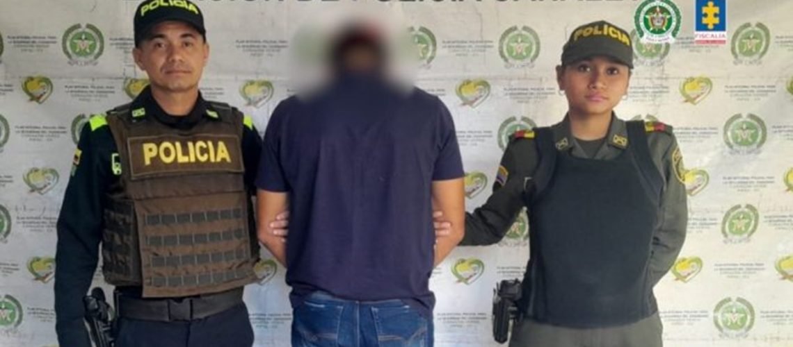Policía y civil capturados por abuso de menor Montería