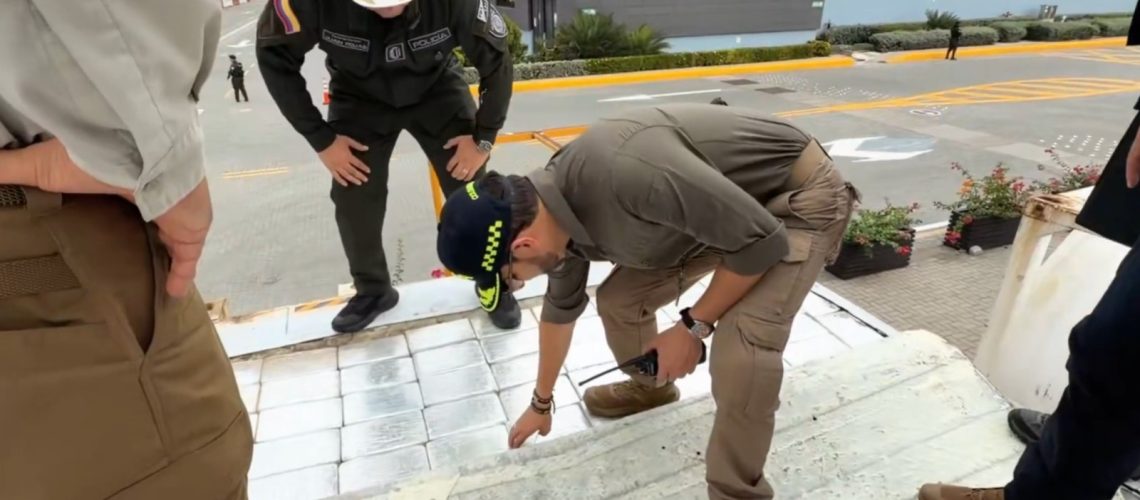 Presidente Abelardo de la Espriella e incautación 7,6 toneladas de cocaína en el puerto de Cartagena