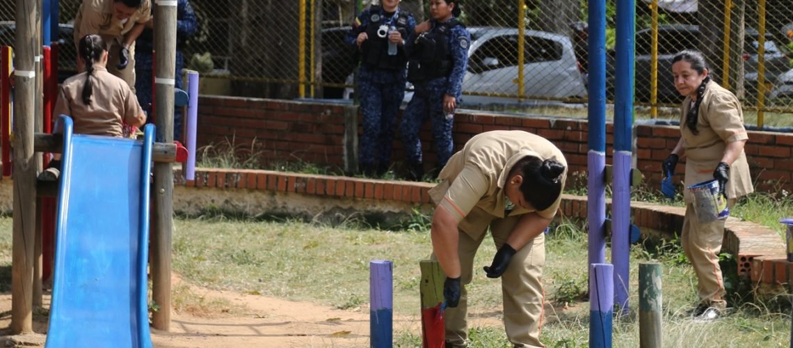 Privados libertad pintando parques Bucaramanga