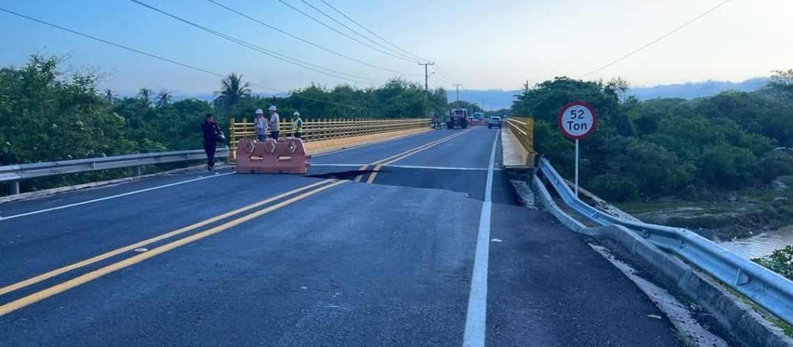 Puente Santa Veronica vial al mar colapso