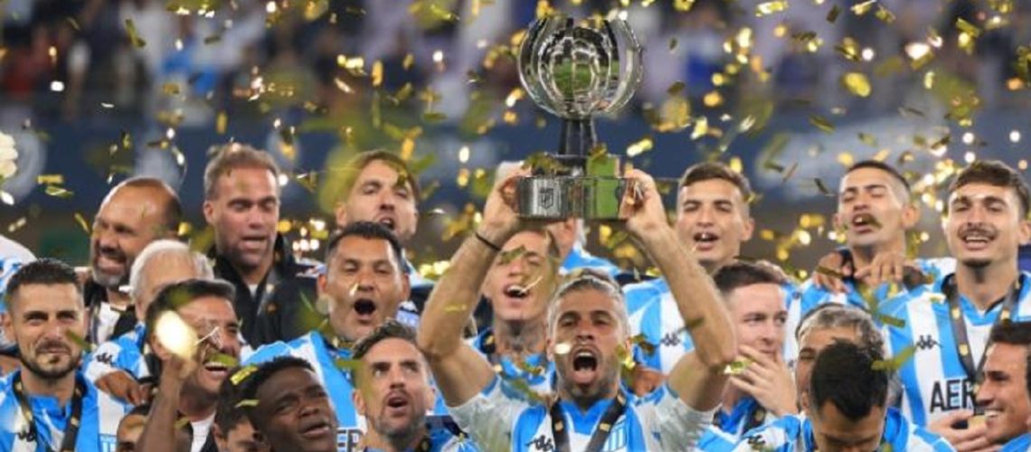 Racing campóen supercopa argentina