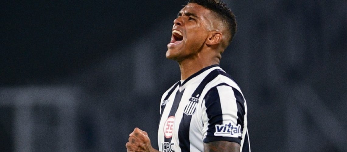 Rafael Pérez en talleres