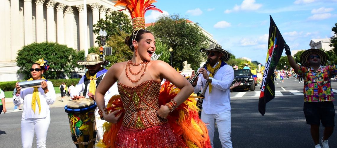Reina Michelle Desfile de la Hispanidad en Washington (11)
