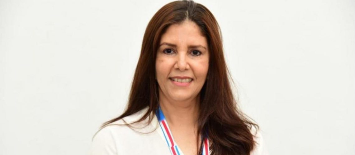 Renuncia jefa Oficina Pasaportes Atlántico