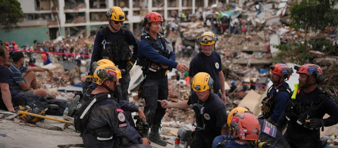 Rescatistas Estados Unidos a Colombia