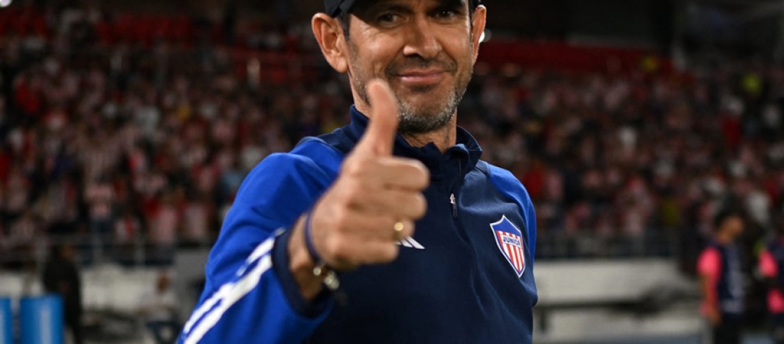 Reyes dedo arriba