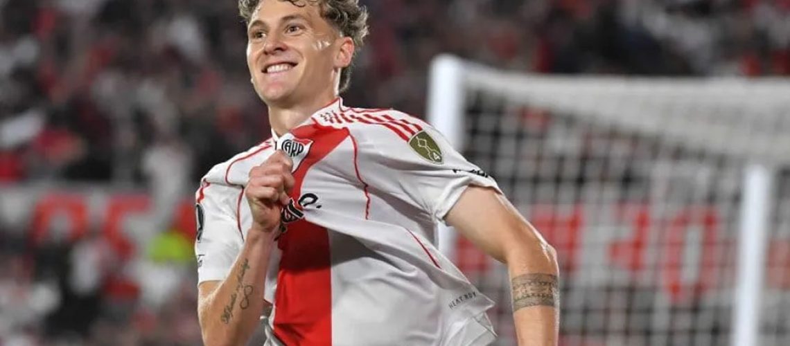 River Plate vence a Colo-Colo