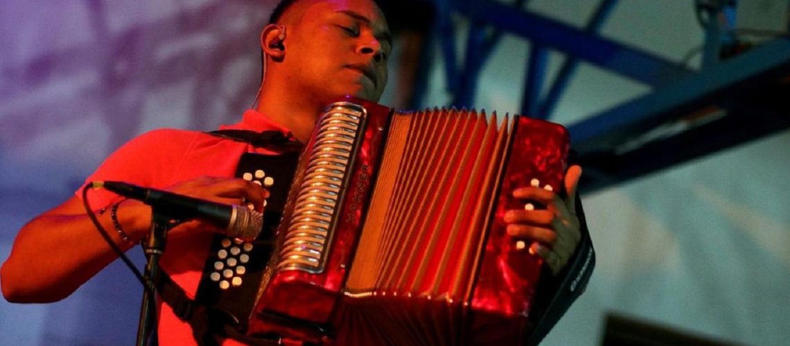Roban acordeones a Édgar Bolaño (3)