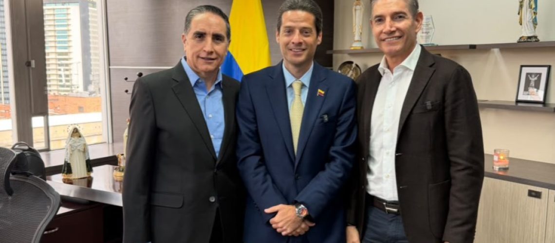 SuperGIROS dona $15.000 millones para reconstruir 620 viviendas afectadas por el terremoto en el país - Mauricio Gómez Amín