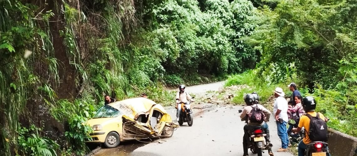 Taxista aplastado por roca en Salgar, Antioquia