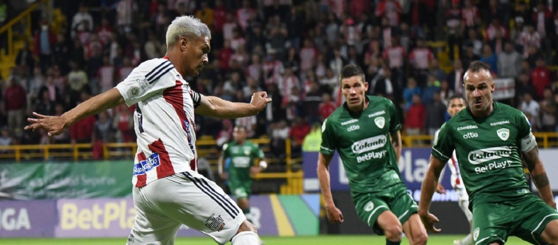 BOGOTÁ- COLOMBIA, 31-03-2025: La Equidad y Atlético Junior durante el encuentro por la fecha 11 como parte de la Liga BetPlay DIMAYOR I 2025 jugado en el estadio Metropolitano de Techo de la ciudad de Bogotá. /  La Equidad and Atletico Junior during match for the date 11 as part of BetPlay DIMAYOR League I 2025 played at Metropolitano de Techo stadium in Bogota city.  Photo: VizzorImage / Felipe Caicedo / Staff