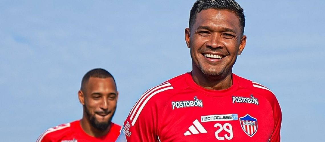 Teo sonríe