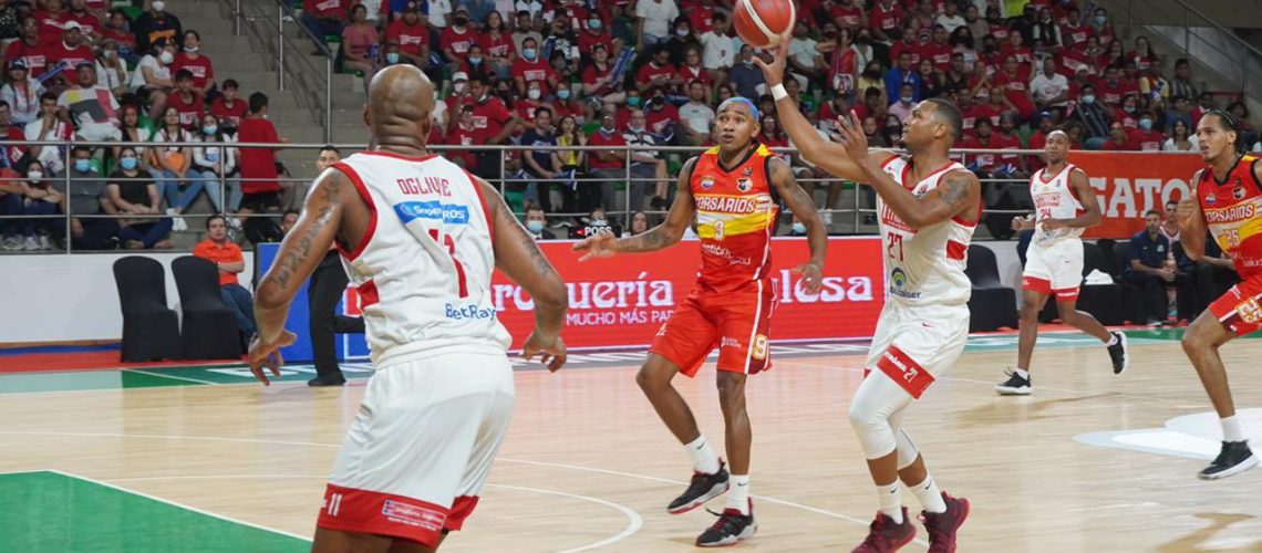 Titanes vs Corsarios en el Elías