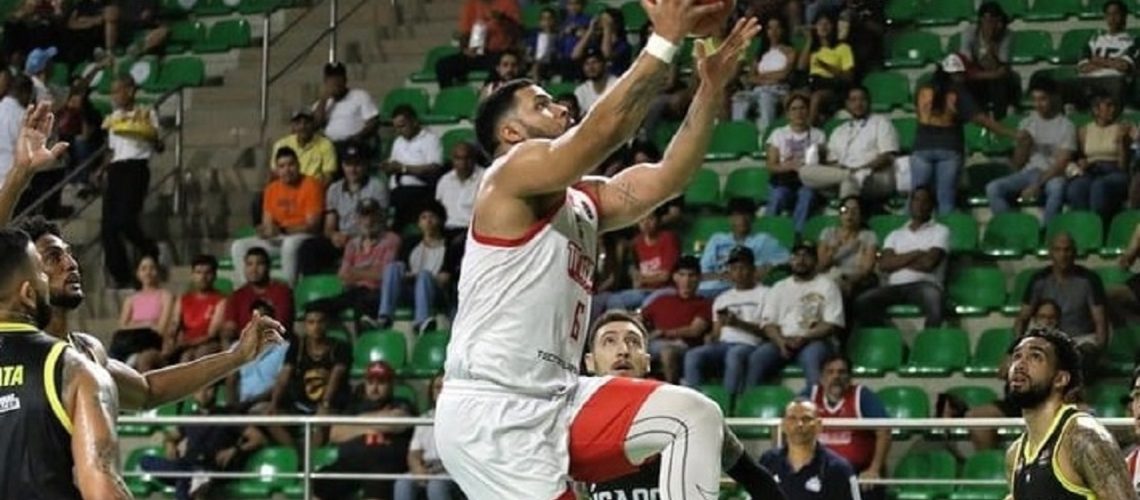 Titanes vs bucaros ganó quilla